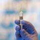 Johnson & Johnson suspende ensayo de vacuna contra Covid-19 por enfermedad