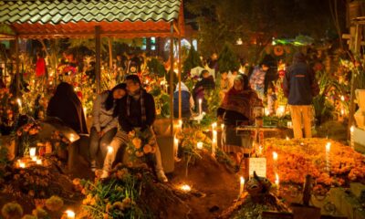 Tradición de ir a panteones en Día de Muertos es más colonial que prehispánico