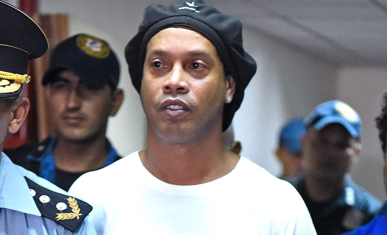 Ronaldinho confirma positivo a enfermedad de Covid-19