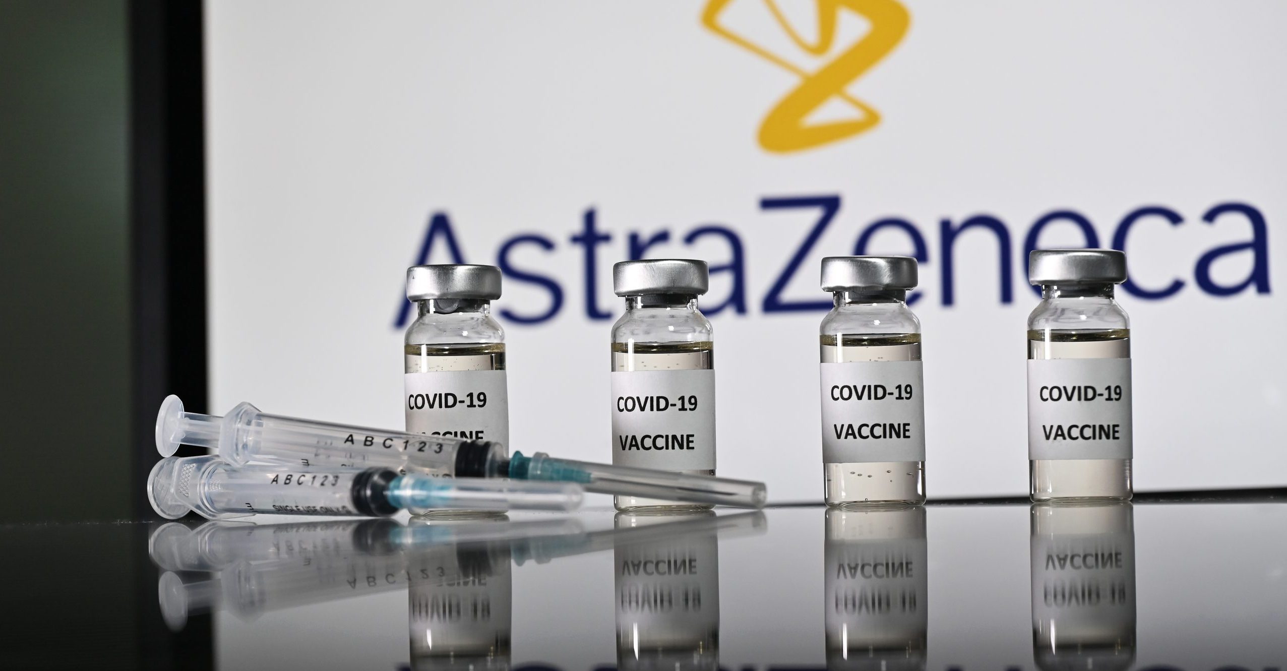 AstraZeneca realizará estudio adicional tras resultados de vacuna Covid