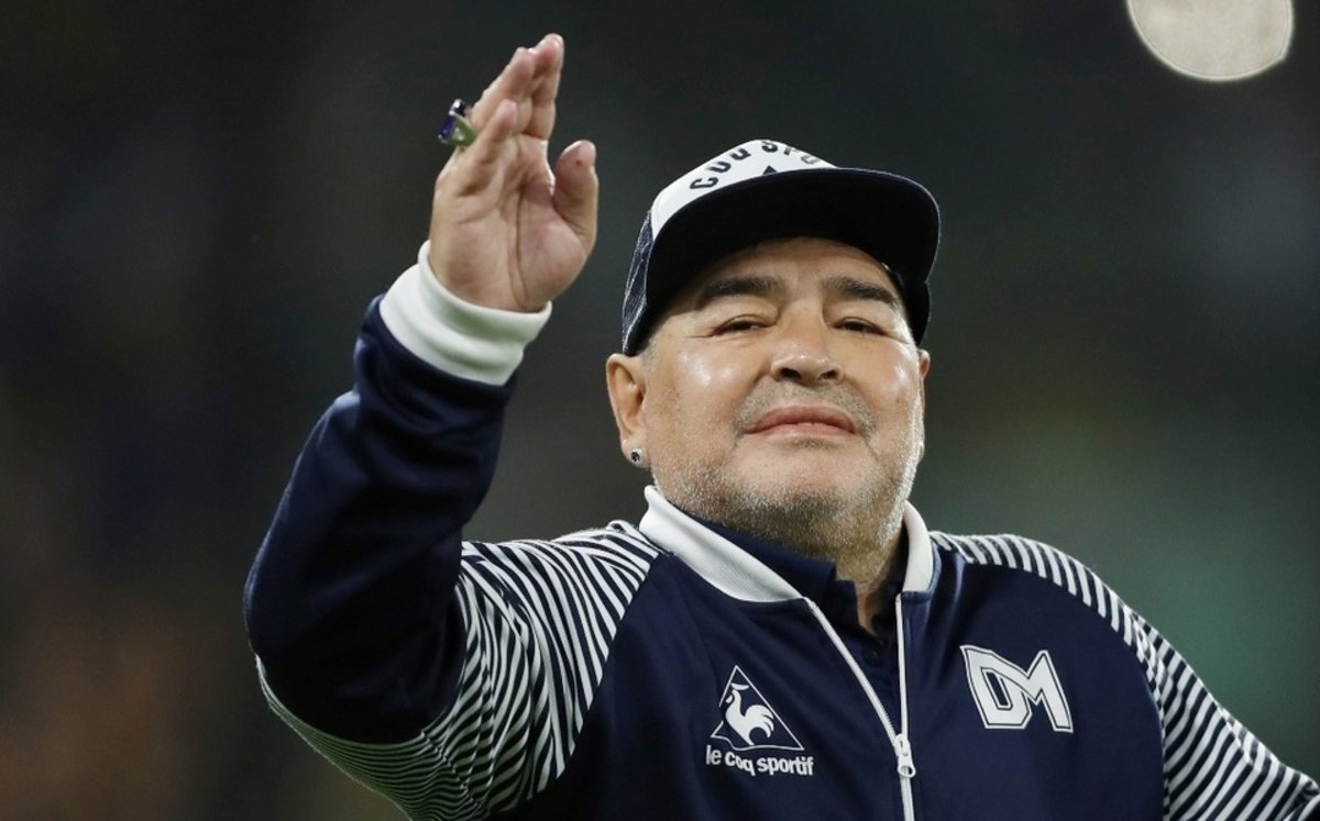 Declaran tres días de duelo en Argentina tras muerte de Maradona