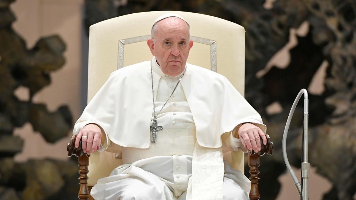 Papa Francisco llama a hacer más por la dignidad de las mujeres