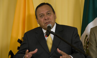 Jesús Zambrano, presidente del PRD, da positivo a Covid-19