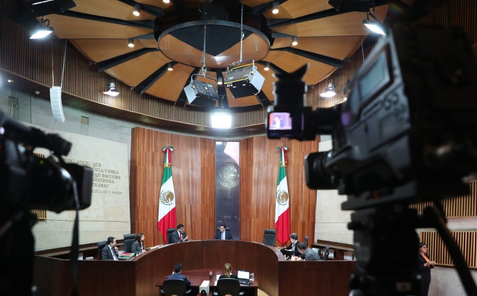 Tribunal Electoral da revés a INE en disputa con AMLO