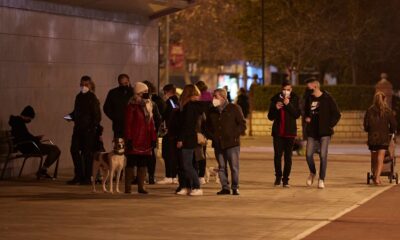 Sismos en Granada; gente sale a las calles pese a toque de queda