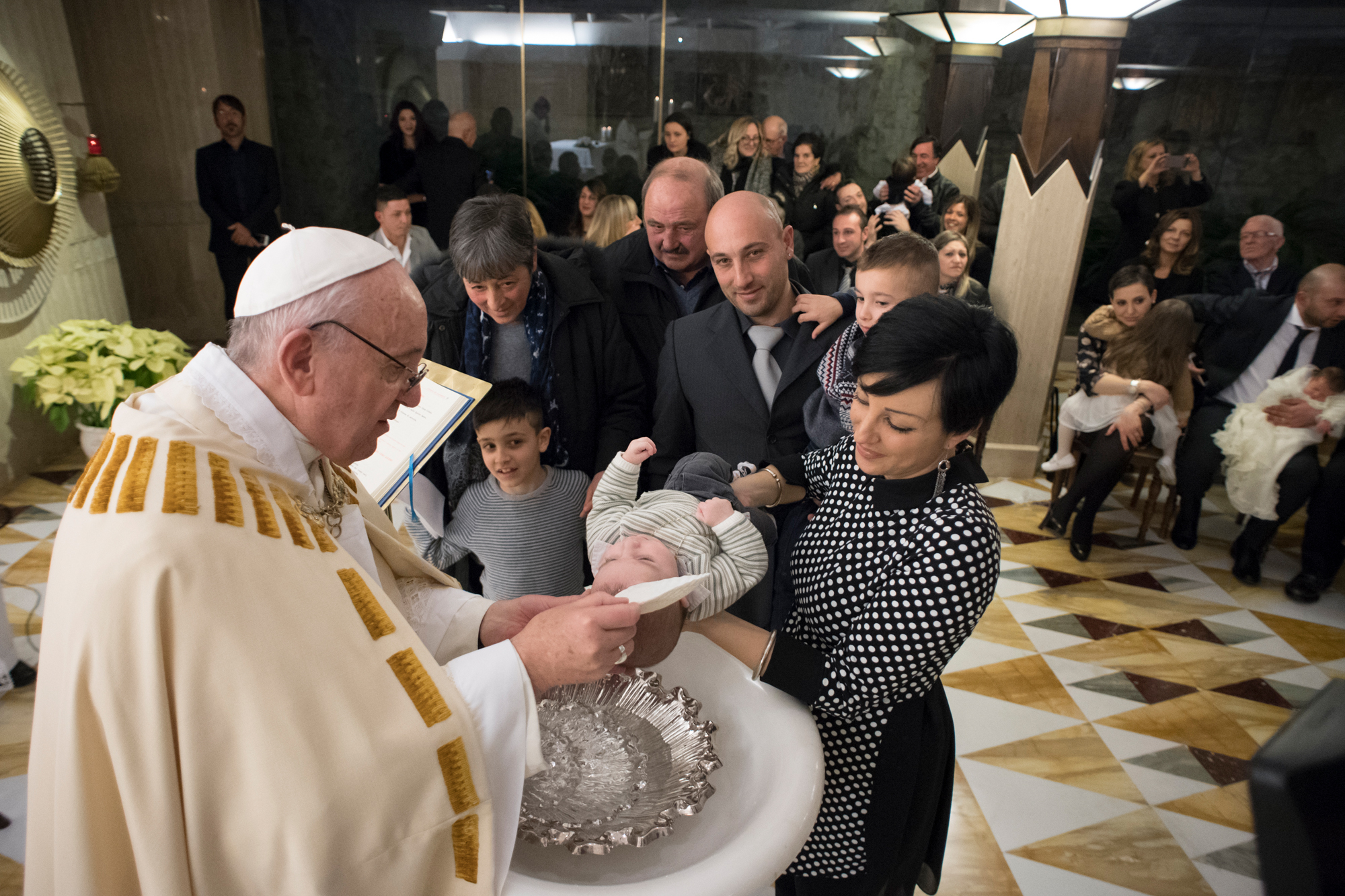 Vaticano cancela bautizo a bebés en Capilla Sixtina por Covid-19