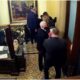 Senado de EU revela videos sobre evacuación de Pence en asalto al Capitolio