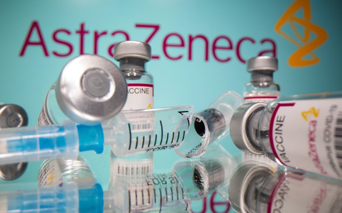 Suspende Holanda aplicación de vacuna AstraZeneca tras muerte de persona vacunada
