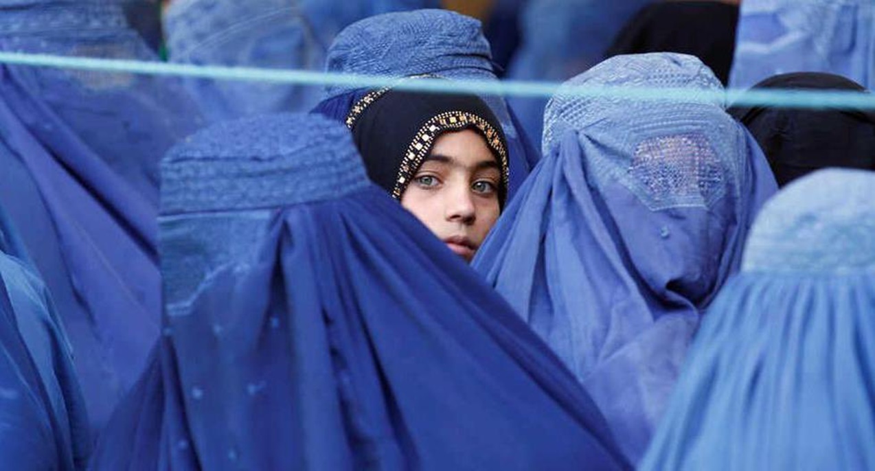 Mujeres y talibanes