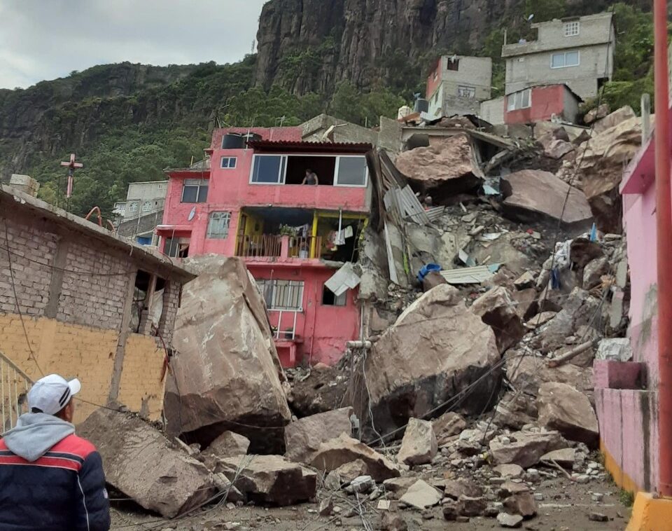 Se desgaja el Cerro del Chiquihuite; hay 4 personas desparecidas