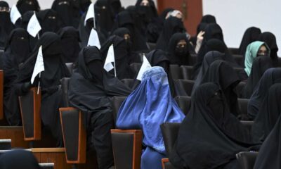 Gobierno talibán anuncia medidas contra mujeres en las aulas