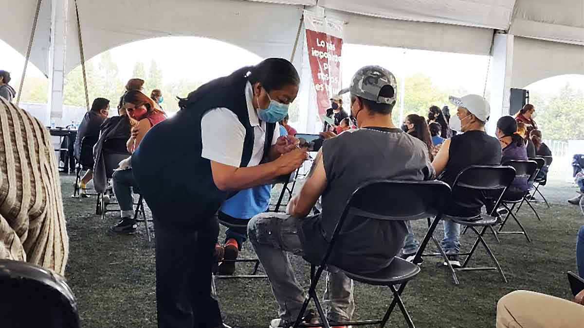 El Estado de México informó que la vacunación en la entidad se encuentra en 81 por ciento