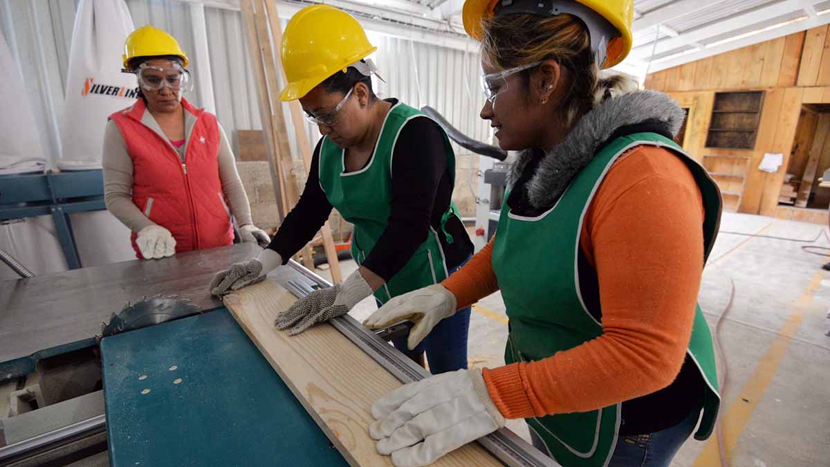 Se han recuperado 114 mil empleos de mujeres, cifra igual al inicio de la pandemia