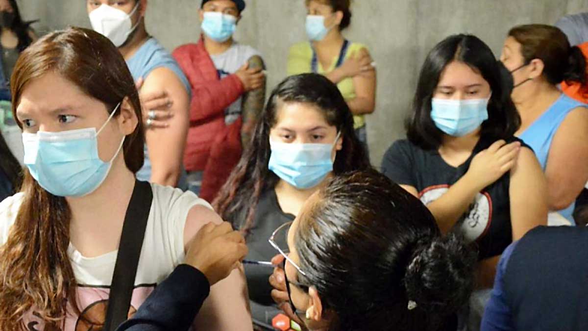 Avanza la vacunación en México, 78 por ciento de la población mayor de edad ya tiene el esquema completo, dicen autoridades