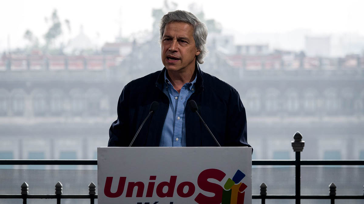Claudio X. González llama a mantener a raya al gobierno de AMLO