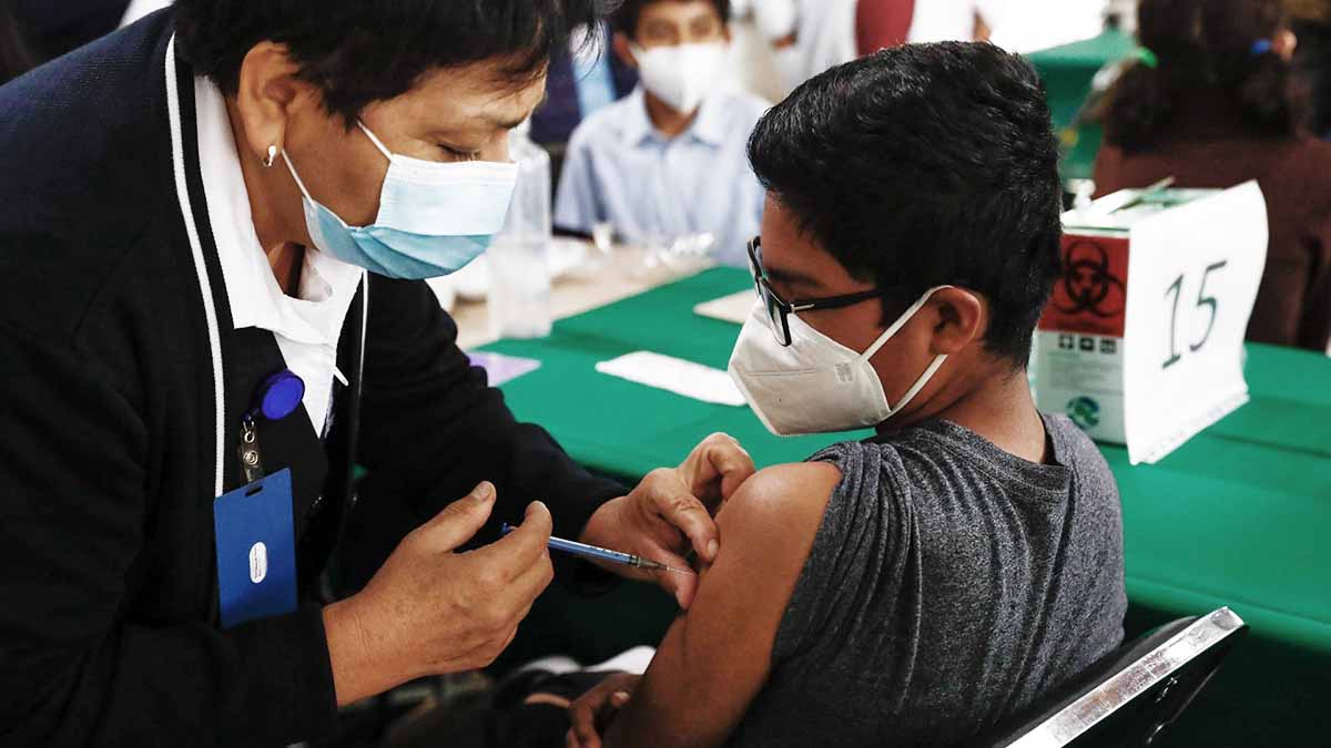 Prevé CDMX vacunar a 390 mil jóvenes de 15 a 17 años