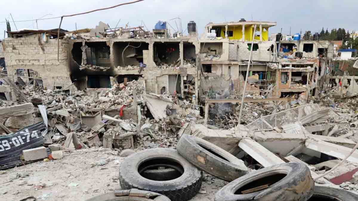 El gobernador se comprometió a reconstruir las casas colapsadas por la explosión