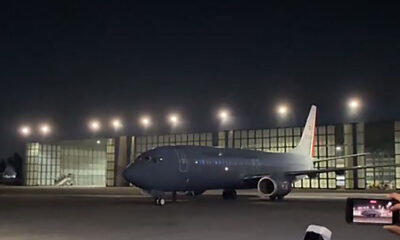 Arriba a CdMx vuelo de la Fuerza Aérea con mexicanos rescatados de Ucrania