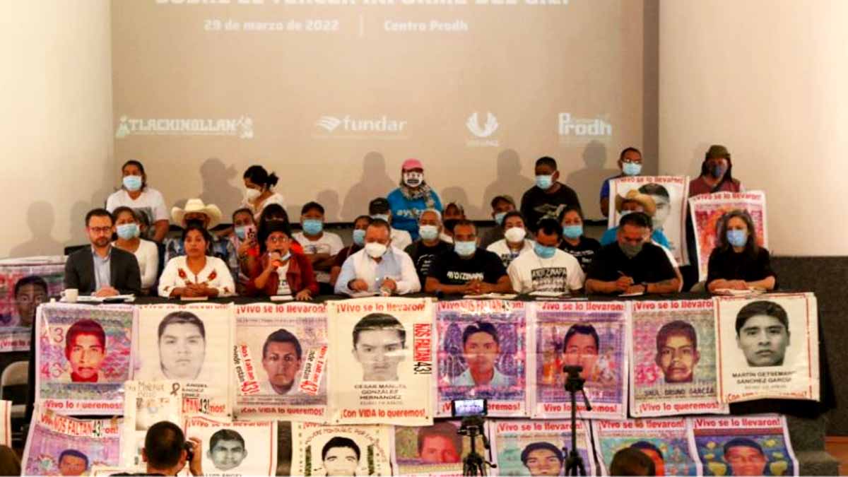 Padres de los 43 piden que Peña Nieto declararle sobre el caso