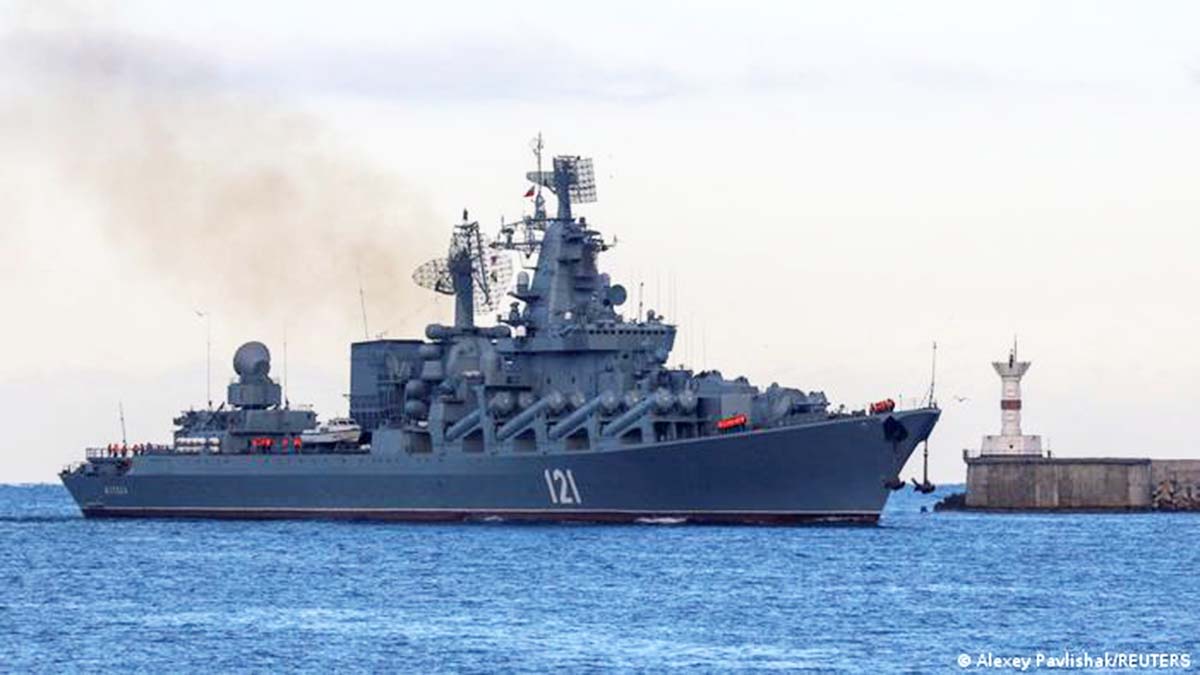 Rusia confirma hundimiento de su buque emblema en el Mar Negro