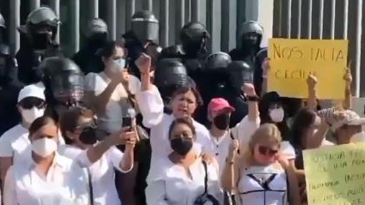 Mujeres protestan en Puebla por asesinato de activista Cecilia Monzón