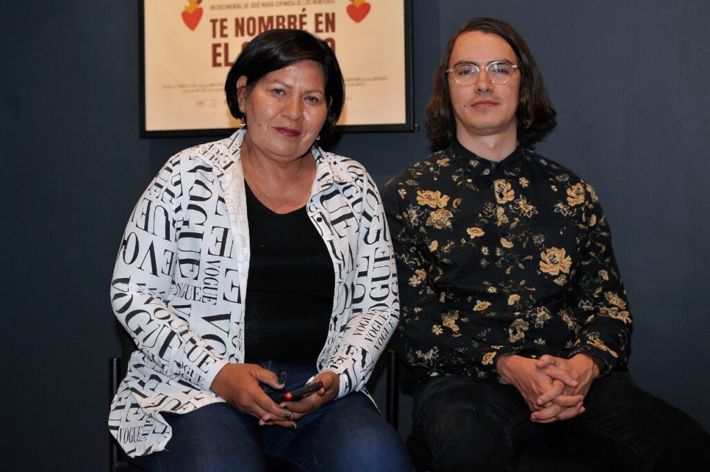Mirna Medina y José María Espinosa de los Monteros, director de 'Te nombré en el Silencio'. Foto: Pedro González Castillo