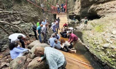 Colapsa puente colgante en Cuernavaca; resulta herido alcalde y regidores