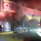 EU emite alerta de seguridad a sus ciudadanos por bloqueos y autos incendiados en Jalisco