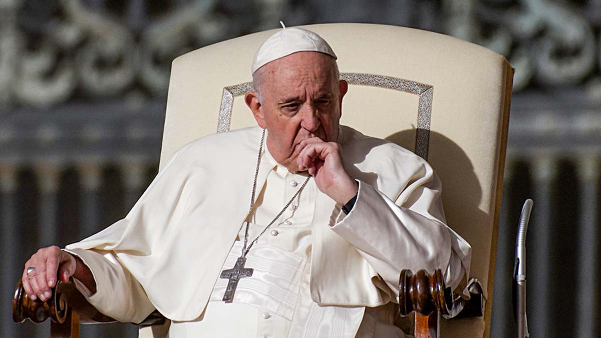 Papa Francisco llama a orar para poner fin a la "cruel locura" de la guerra