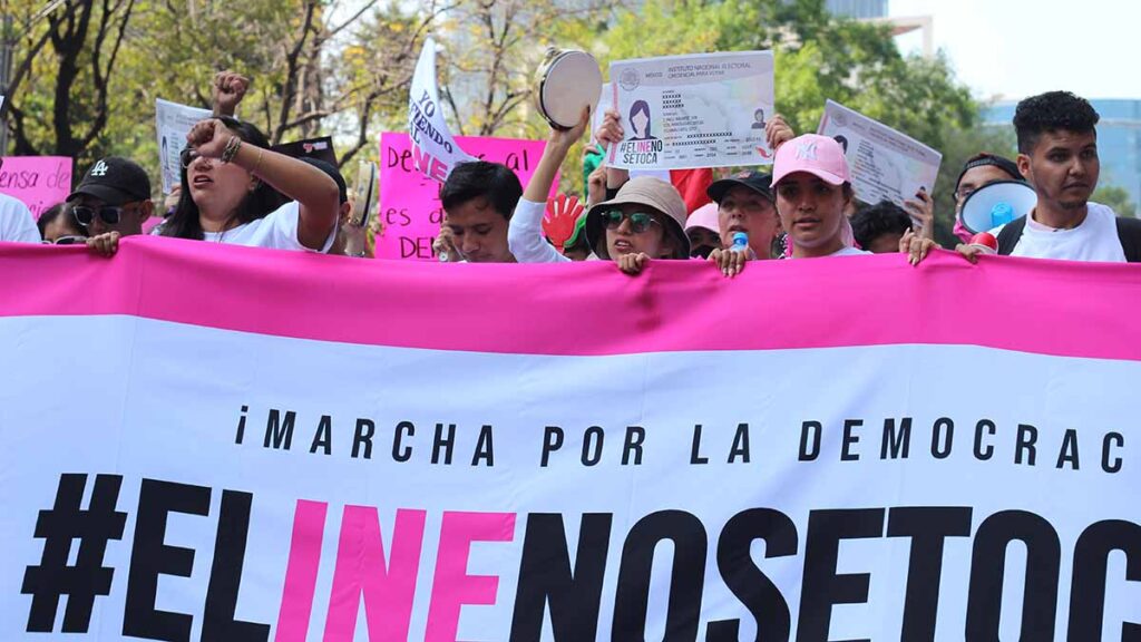 En Fotos Así Se Vivió La Marcha En Defensa Del Ine 7036