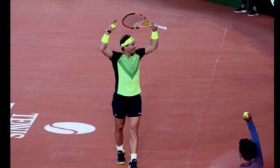 En una noche inolvidable con un enloquecido público, Rafa Nadal gana el partido de exhibición a Casper Ruud