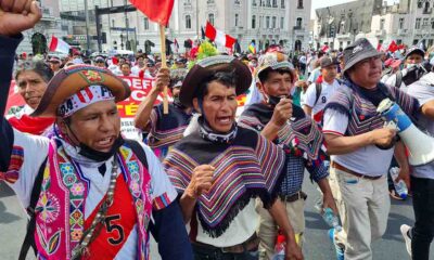 Miles de peruanos toman Lima para exigir la renuncia de Dina Boluarte, ante cerco policial