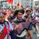 Miles de peruanos toman Lima para exigir la renuncia de Dina Boluarte, ante cerco policial