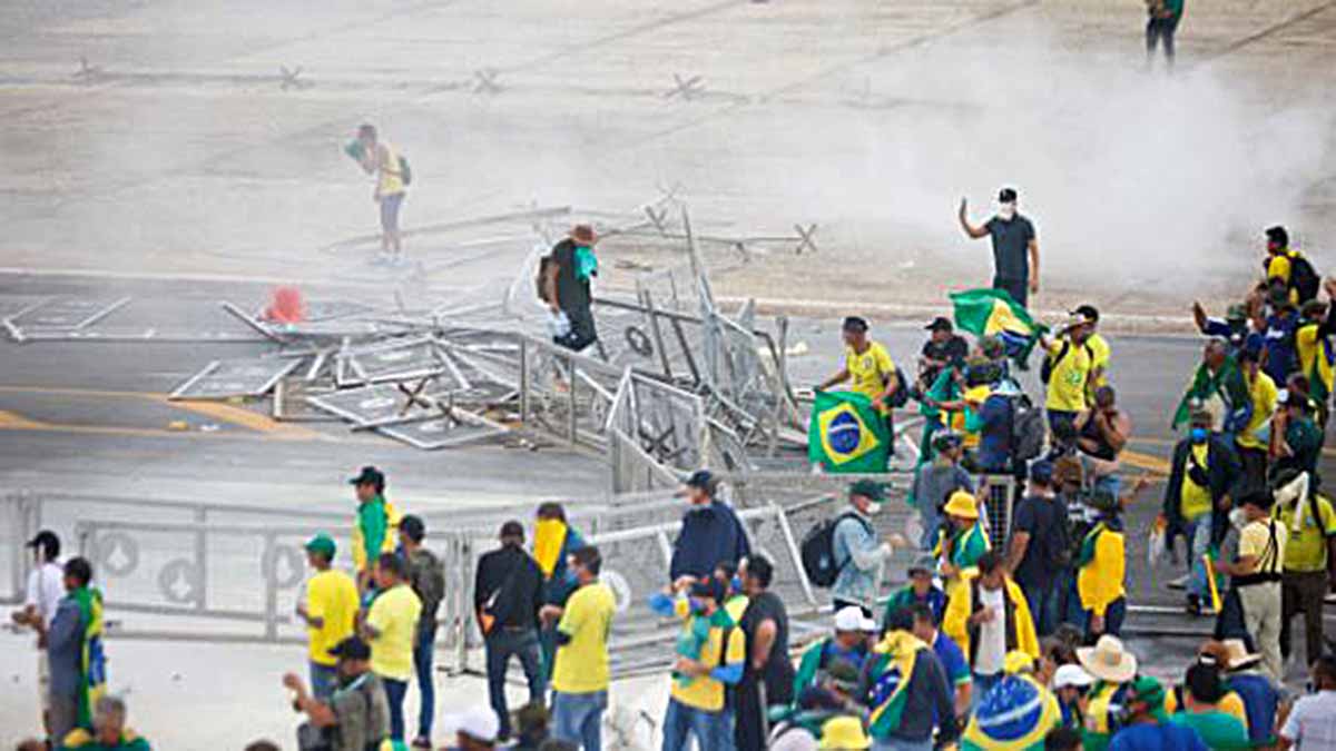 Lula decreta intervención federal en Brasilia, permanecerá hasta el 31 de enero