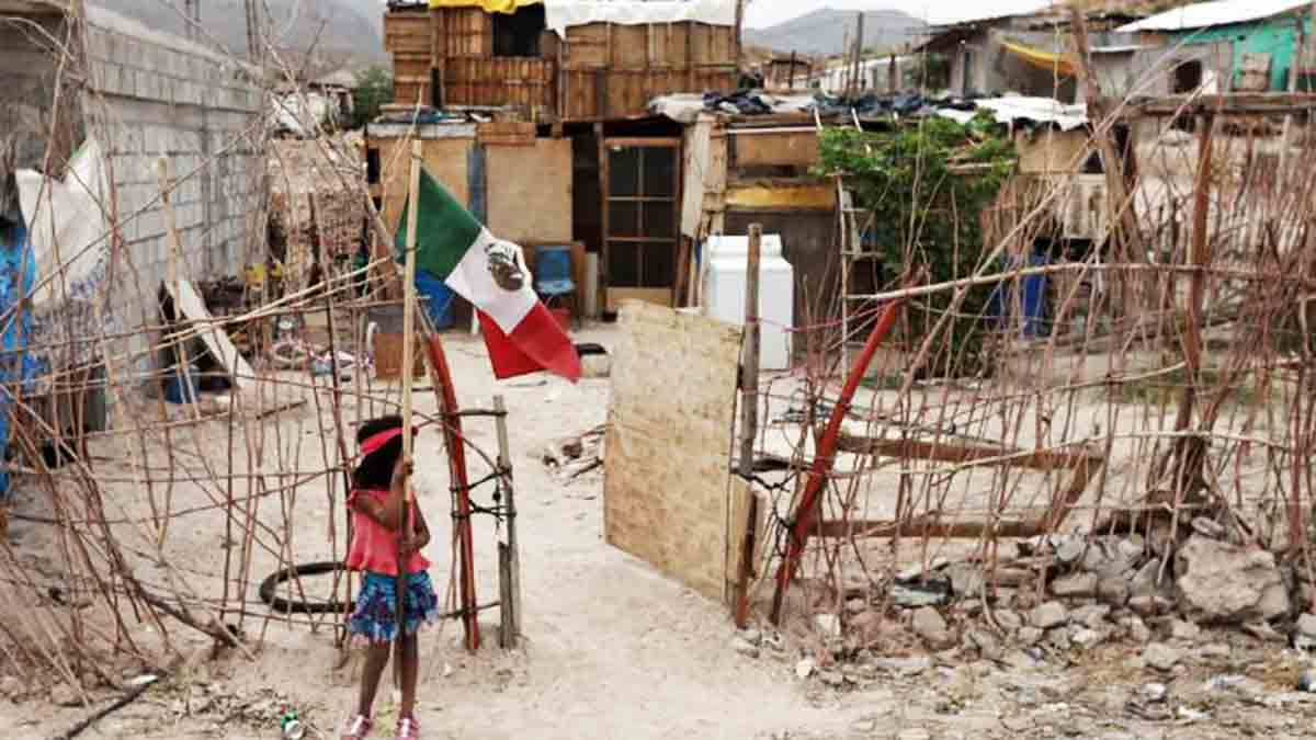 Salen de la pobreza casi 9 millones de mexicanos en dos años, revela Coneval