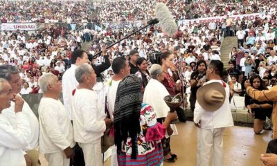 En Oaxaca, entregan bastón de mando de los pueblos a Sheinbaum