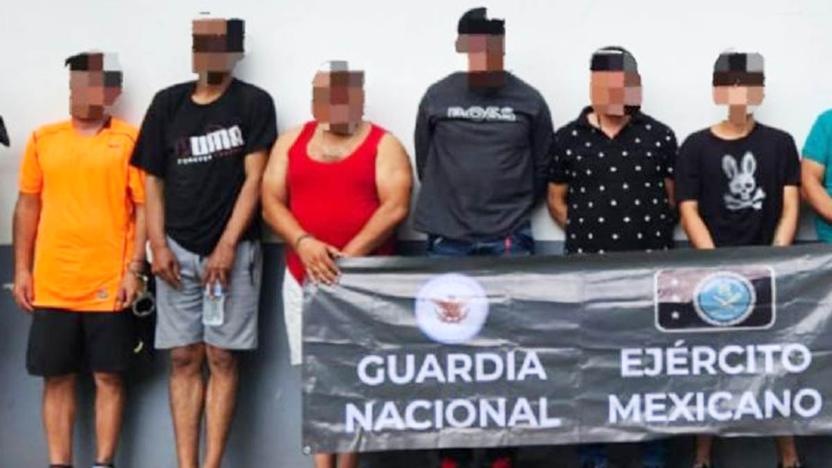 Detienen a colombianos fabricantes de explosivos para drones en Michoacán; desatan narcobloqueos