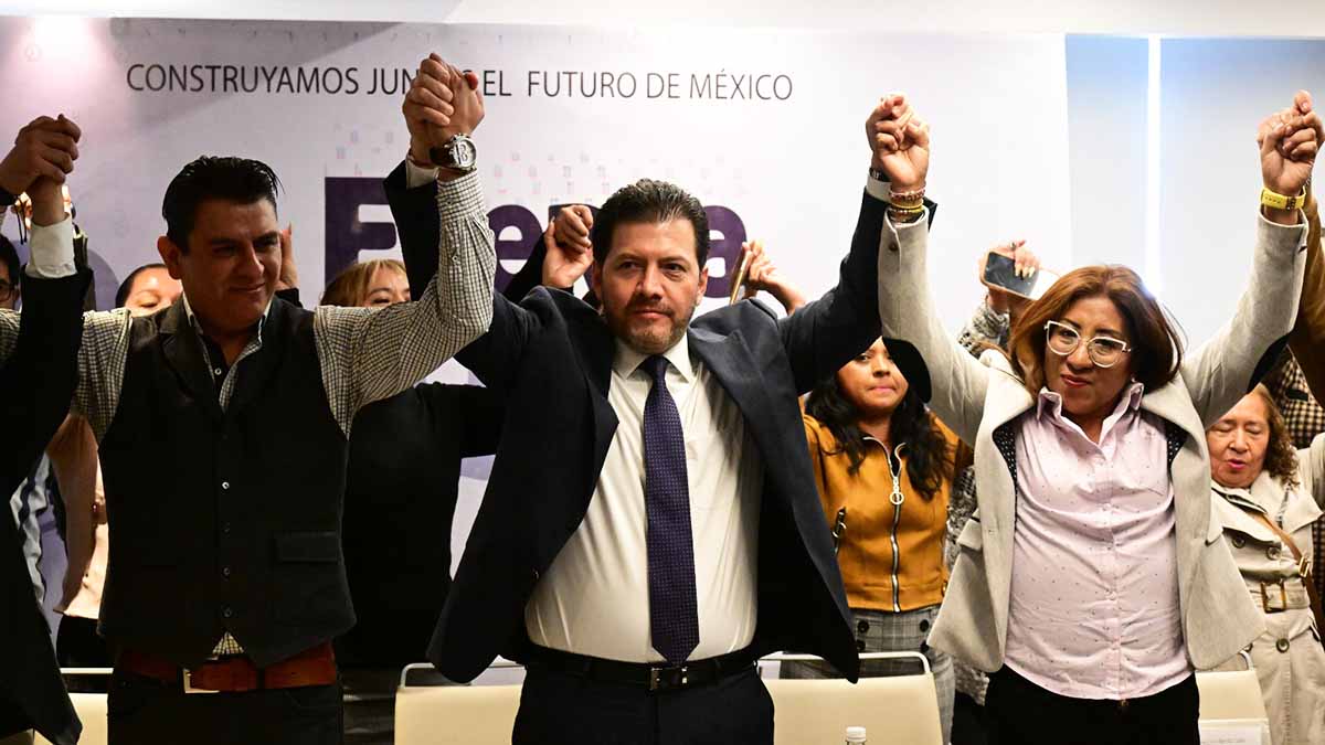 Renuncia Víctor Hugo Lobo y 65 mil afiliados al PRD tras 25 años de militancia