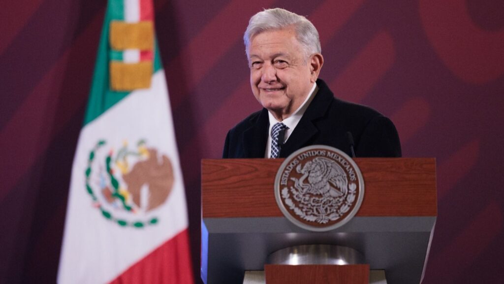 Reitera AMLO desconfianza en el TEPJF y acusa al INE de nueva ...