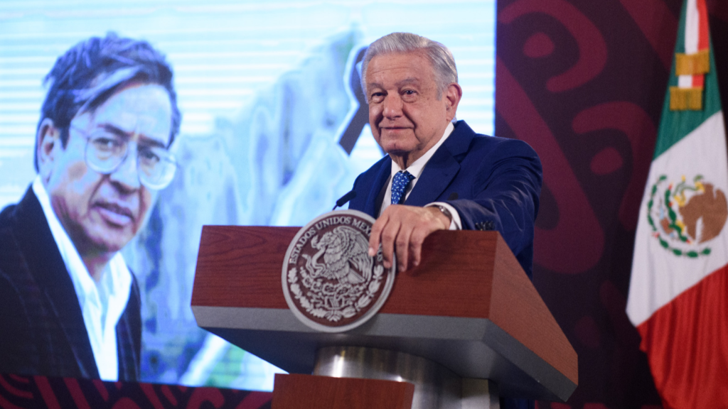 Amlo Lamenta El Fallecimiento De José Agustín