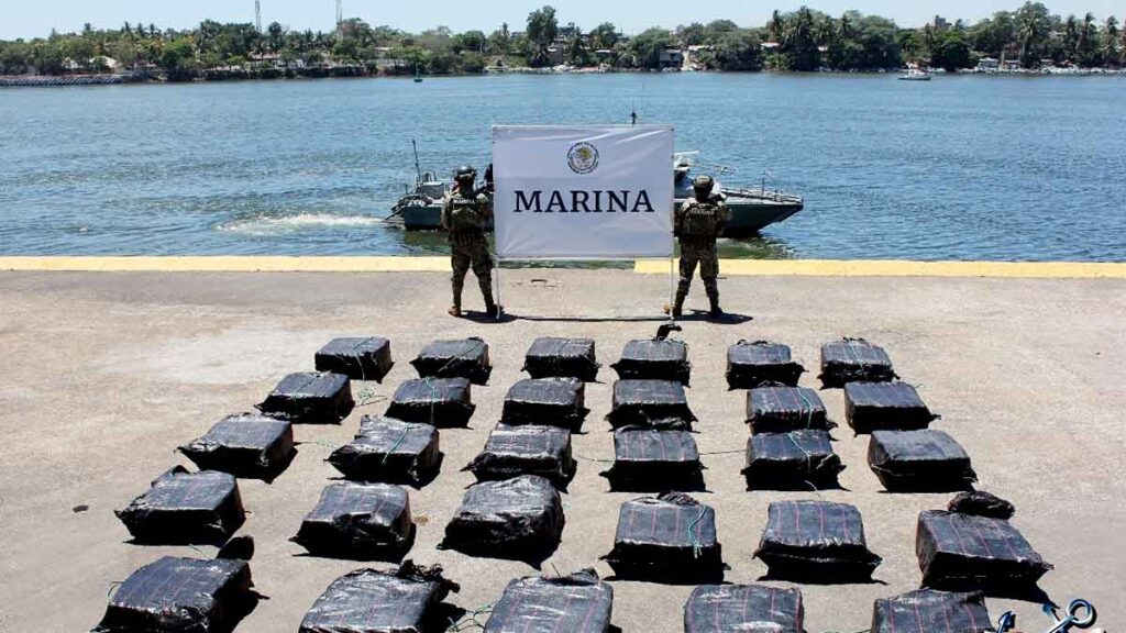 Marina asegura 120 toneladas de precursores de drogas en Sinaloa y NL