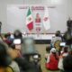INE quitó voto a 35 mil mexicanos en el extranjero, reclama Sheinbaum