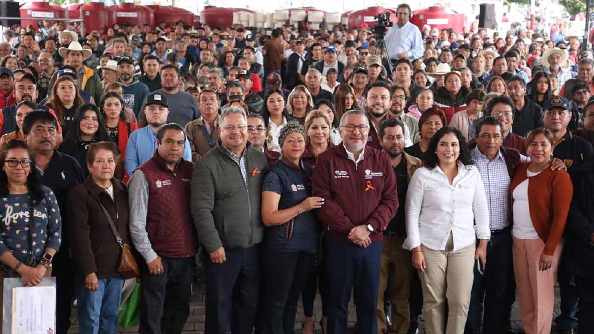 Edomex entrega apoyos a campesinos del oriente de la entidad