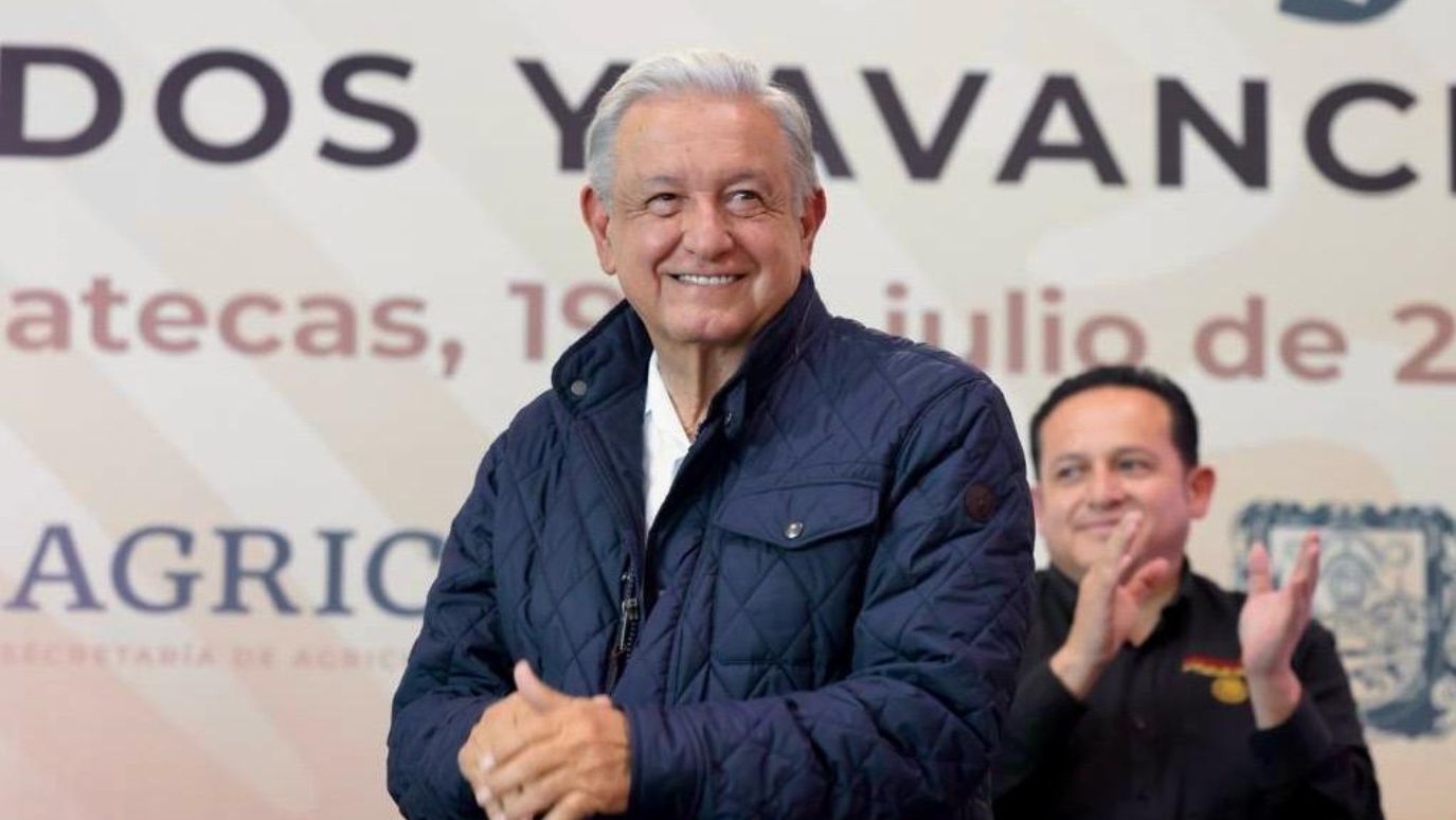 Pide AMLO a Sheinbaum que siga pensando en el pueblo y no se divorcie de él