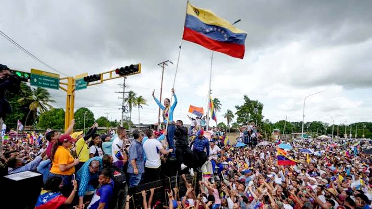 Venezuela celebra elecciones en las que se juega la continuidad del régimen de Maduro o un cambio de rumbo