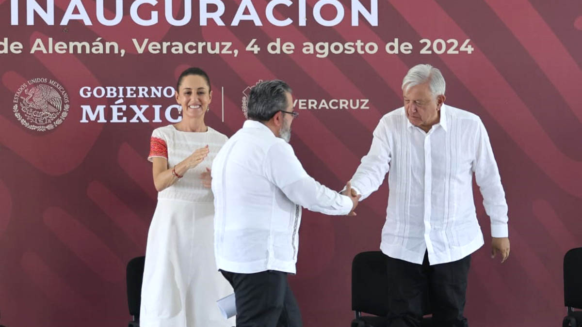 Inauguran AMLO y Sheinbaum tramo final de la carretera Minatitlán-Hidalgotitlán