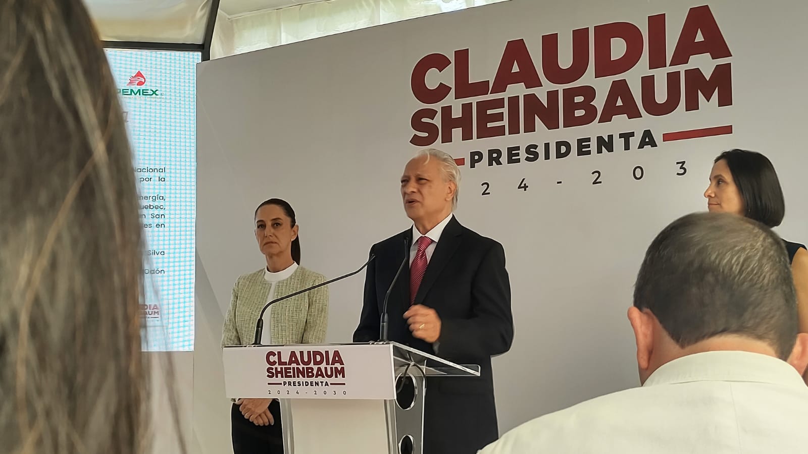 La presidenta electa, Claudia Sheinbaum Pardo, anunció que el especialista en Energía Víctor Rodríguez Padilla será el nuevo director general de Petróleos Mexicanos (Pemex).