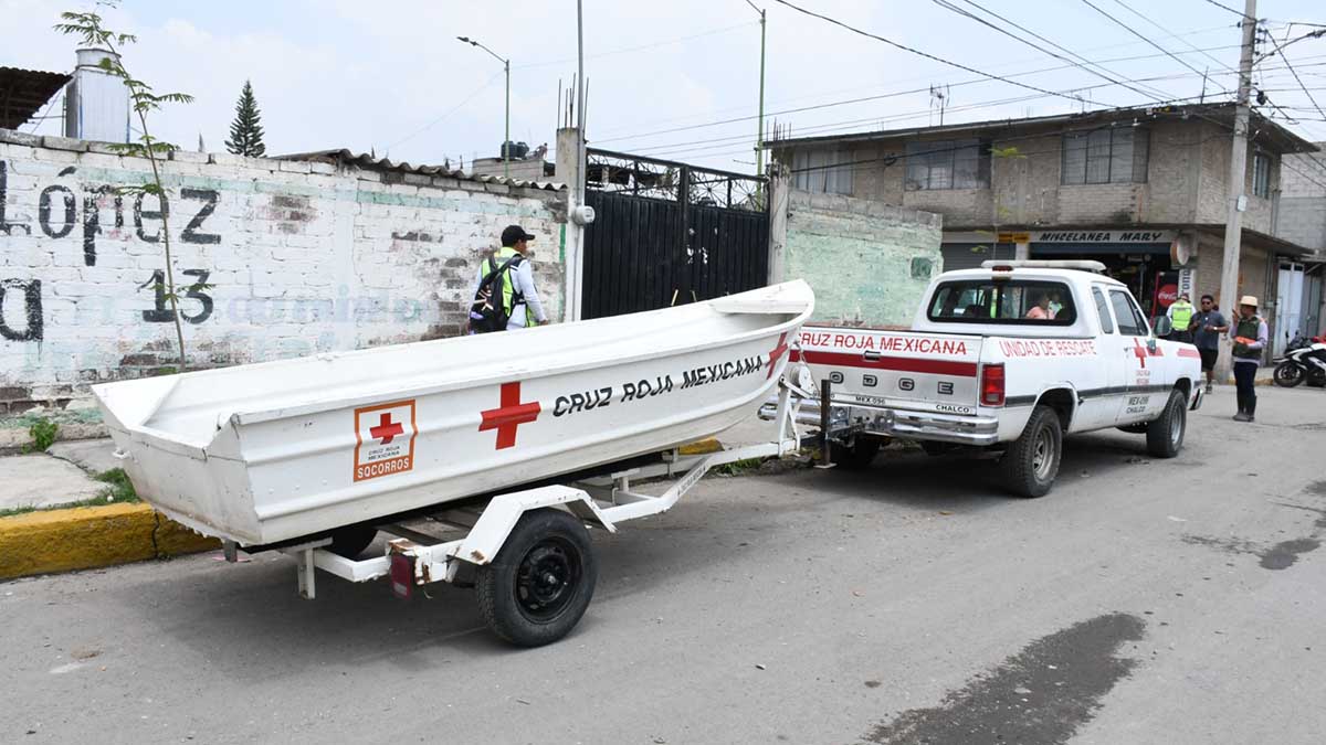 Edomex despliega maquinaria y brigadistas para atender afectaciones por lluvia en Chalco