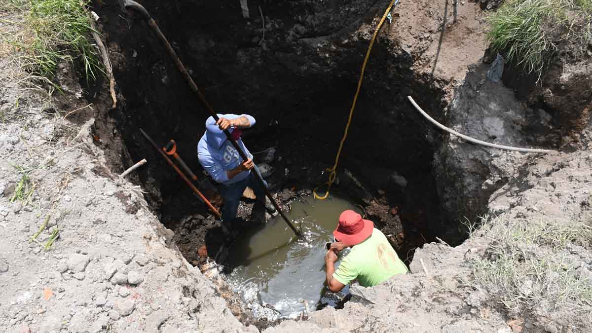 Edomex despliega maquinaria y brigadistas para atender afectaciones por lluvia en Chalco