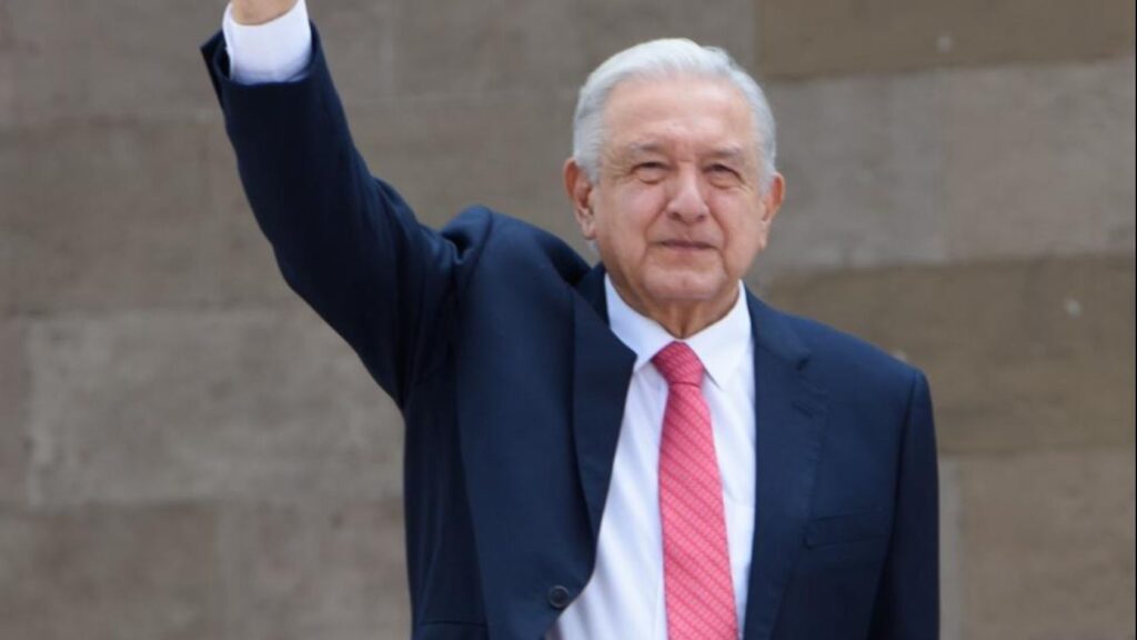 AMLO se declara “más que satisfecho” con los secretarios de Defensa y ...